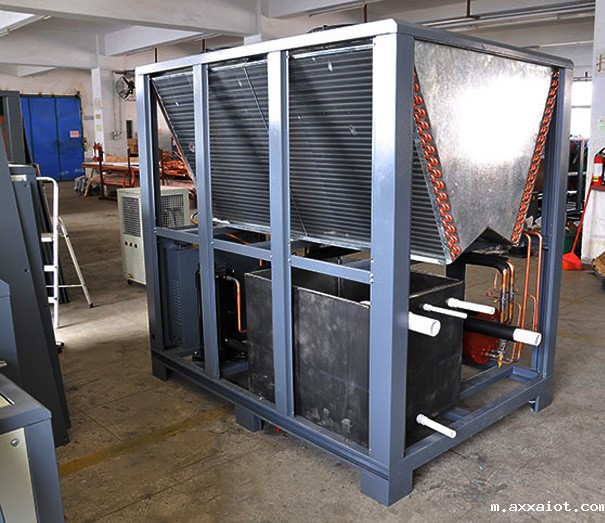 风冷箱式冷水机组装